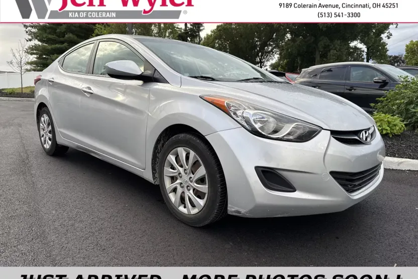 2012 Hyundai Elantra GLS photo 1