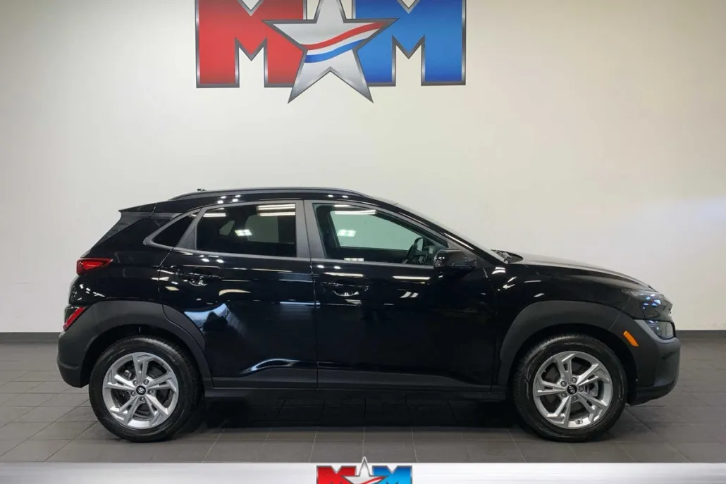2023 Hyundai Kona SEL photo 1