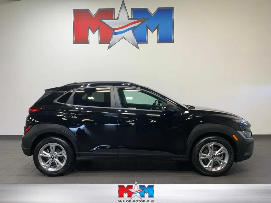 2023 Hyundai Kona SEL photo 1