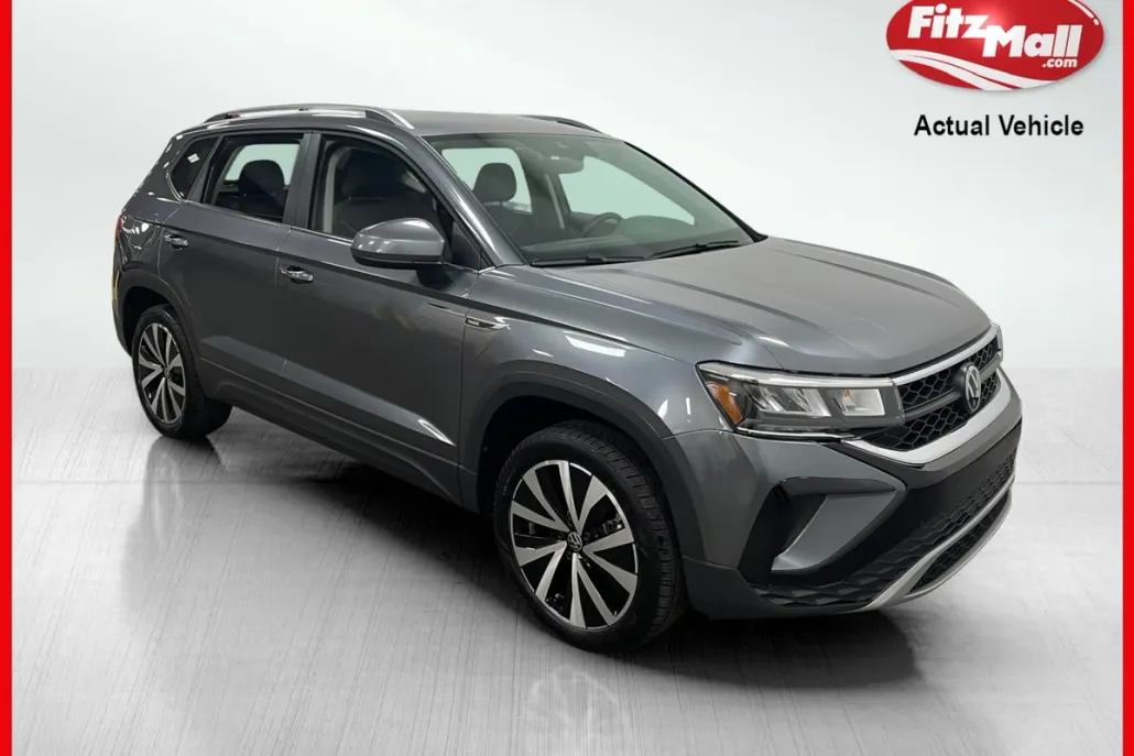 2024 Volkswagen Taos SE photo 1