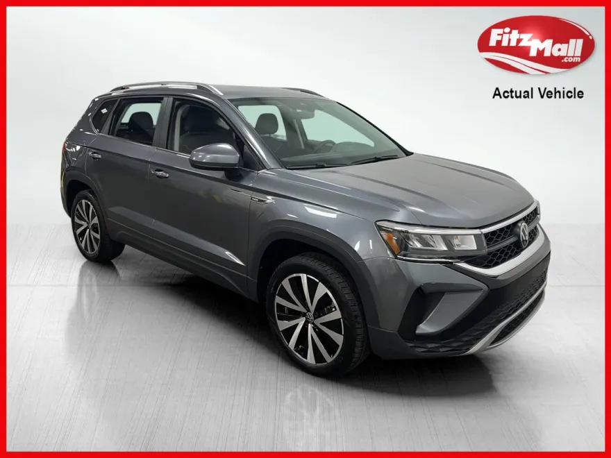 2024 Volkswagen Taos SE photo 1