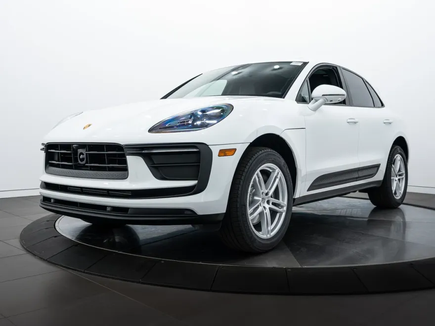 2025 Porsche Macan Base photo 1