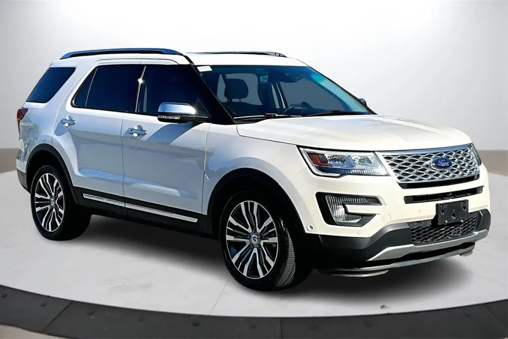 2017 Ford Explorer Platinum photo 1