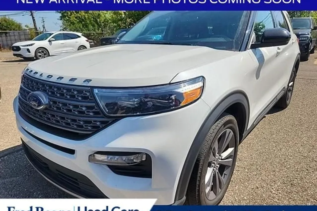 2023 Ford Explorer XLT photo 1