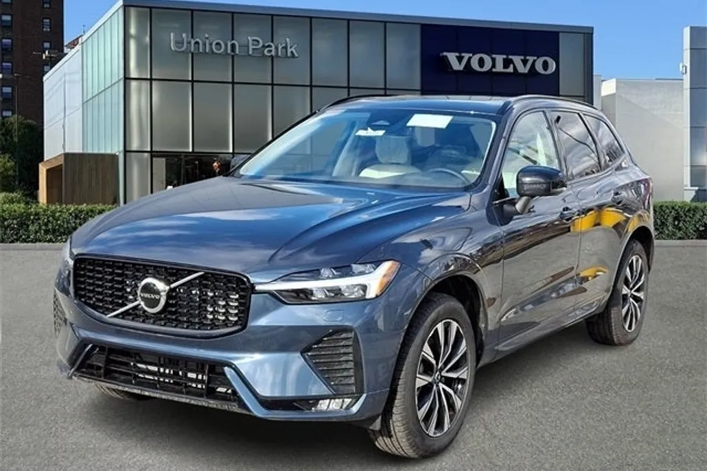 2025 Volvo XC60 B5 Core photo 1