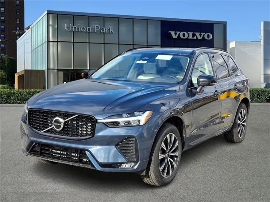 2025 Volvo XC60 B5 Core photo 1