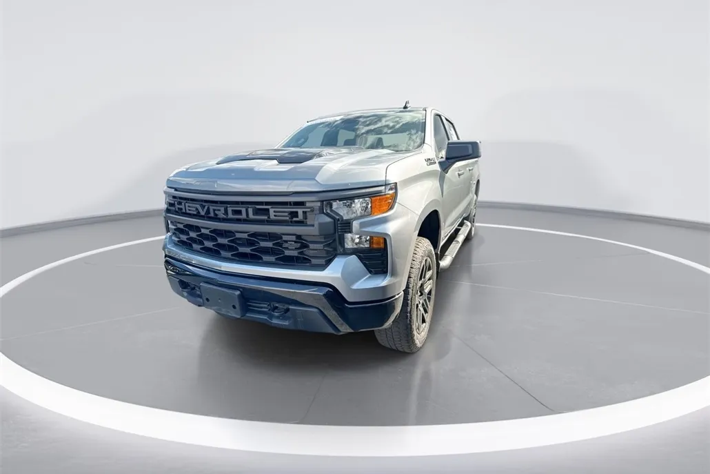 2024 Chevrolet Silverado 1500 Custom Trail Boss photo 1