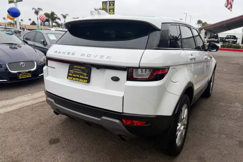 2018 Land Rover Range Rover Evoque SE photo 1