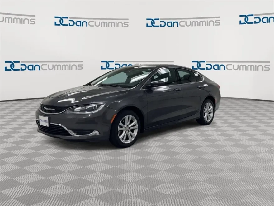 2016 Chrysler 200 Limited photo 1
