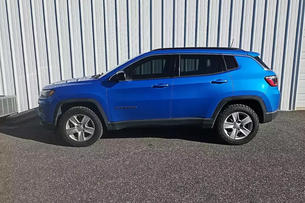 2022 Jeep Compass Latitude photo 1