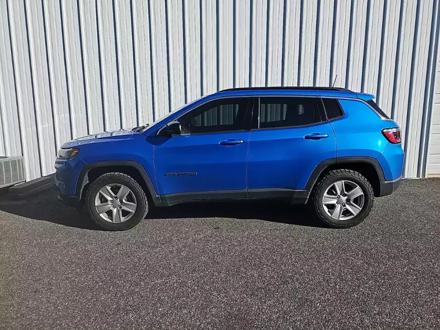 2022 Jeep Compass Latitude photo 1