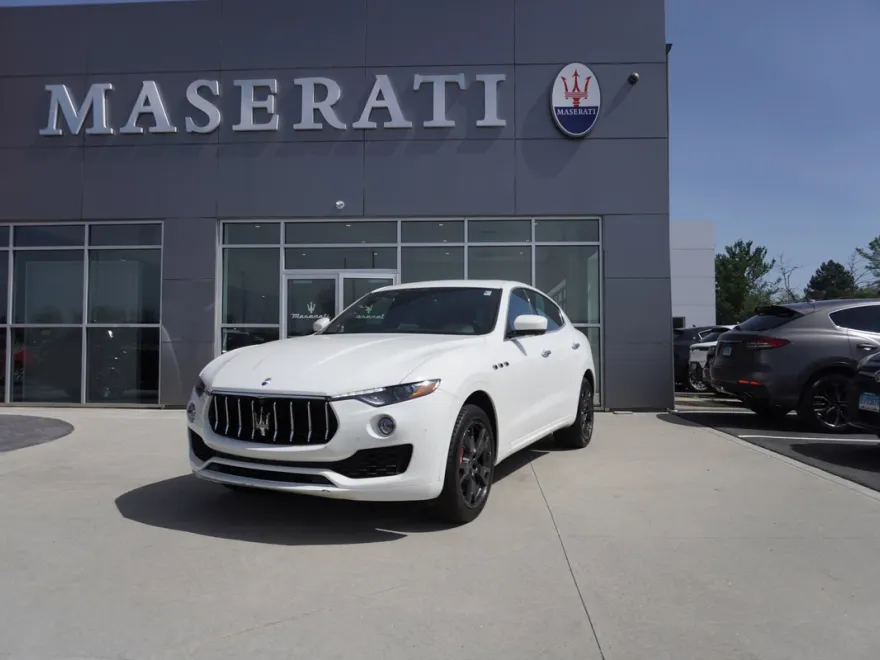 2021 Maserati Levante S photo 1