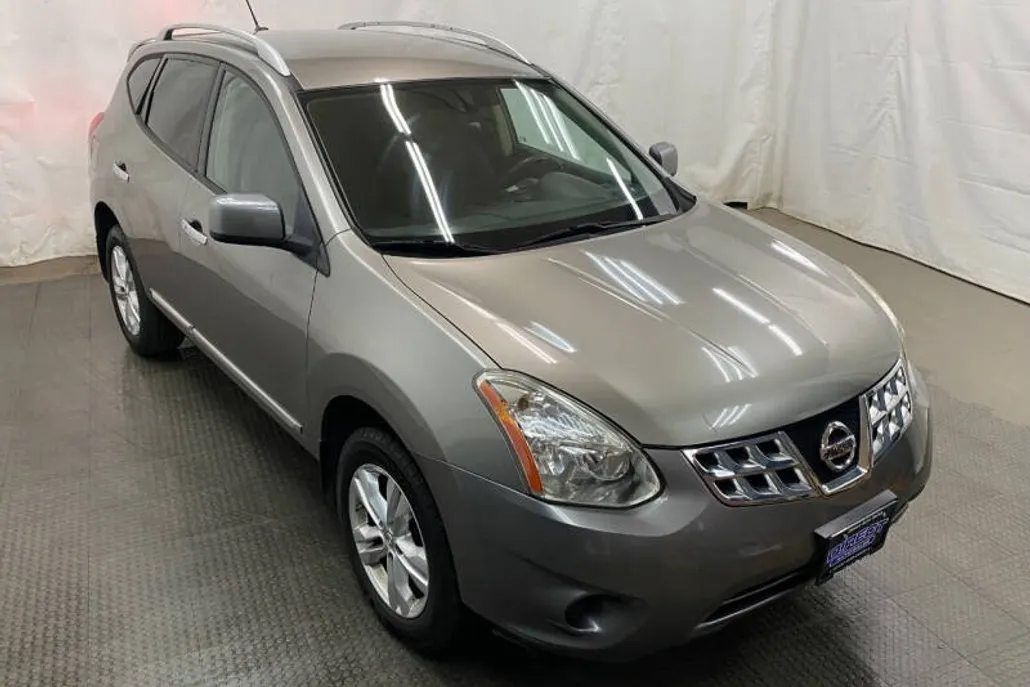 2013 Nissan Rogue SV photo 1