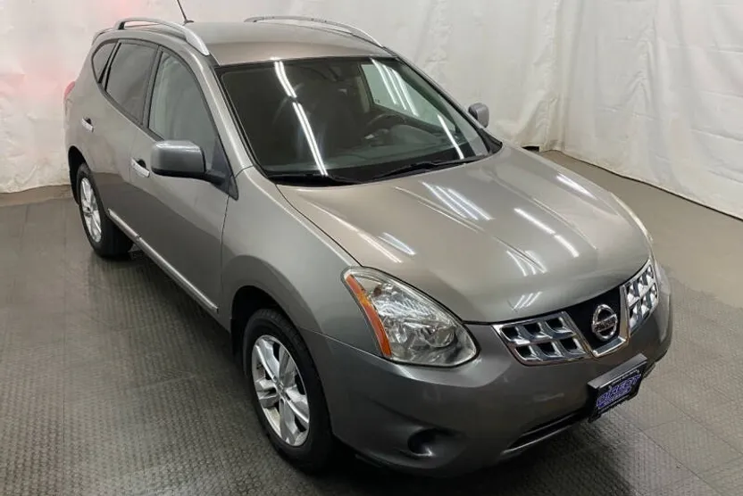 2013 Nissan Rogue SV photo 1