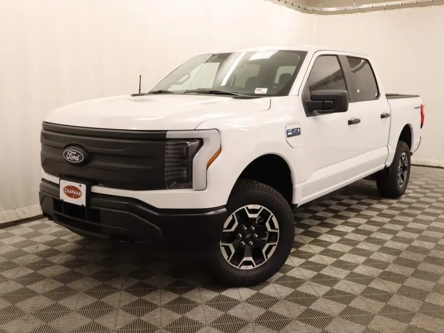 2024 Ford F-150 Lightning photo 1