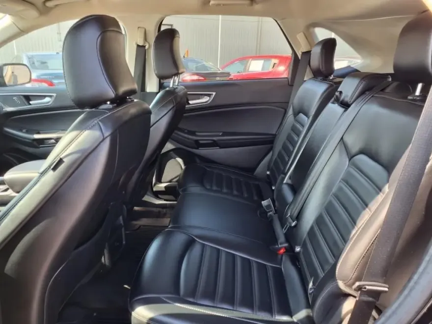 2024 Ford Edge SEL photo 1