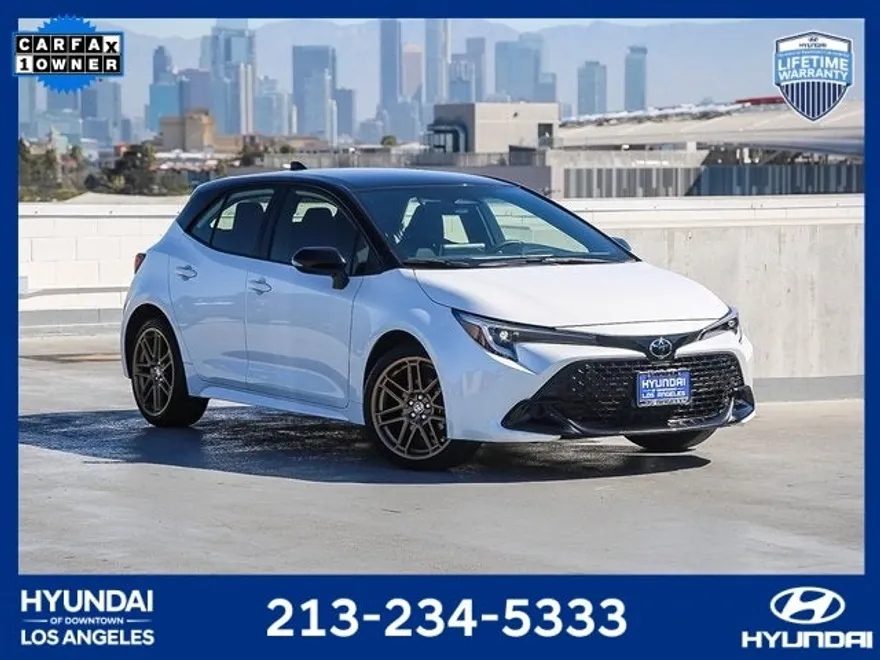 2025 Toyota Corolla SE photo 1
