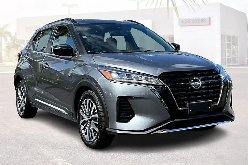 2024 Nissan Kicks SR photo 1