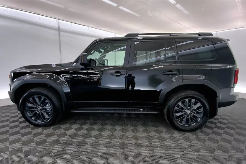 2025 Toyota Land Cruiser Base photo 1
