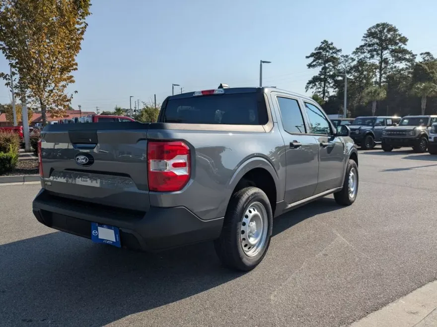 2025 Ford Maverick XL photo 1