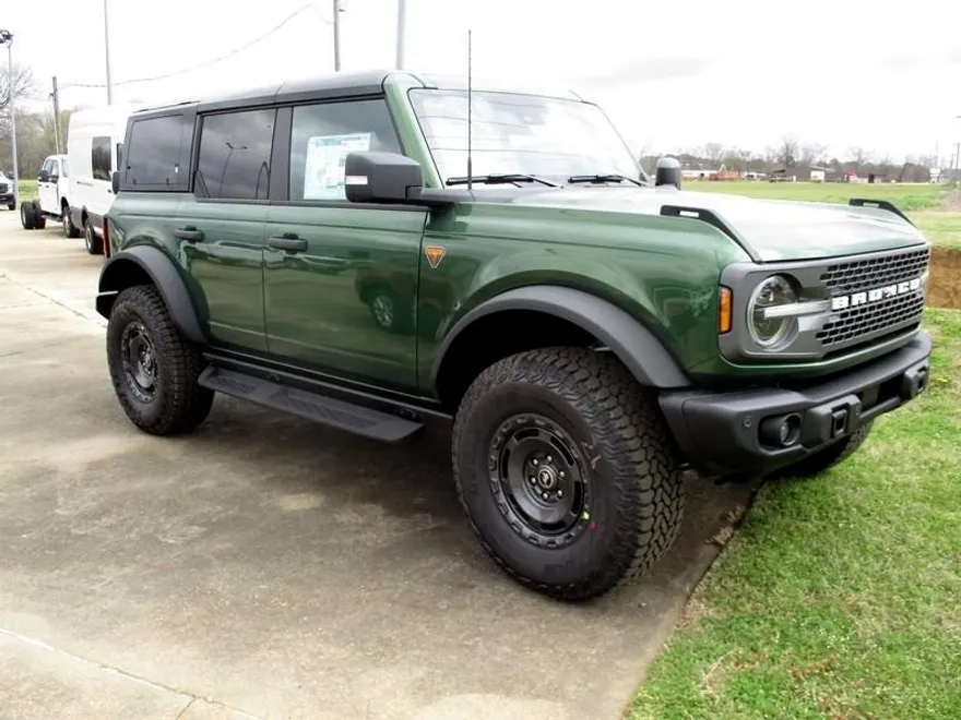 2025 Ford Bronco Badlands photo 1