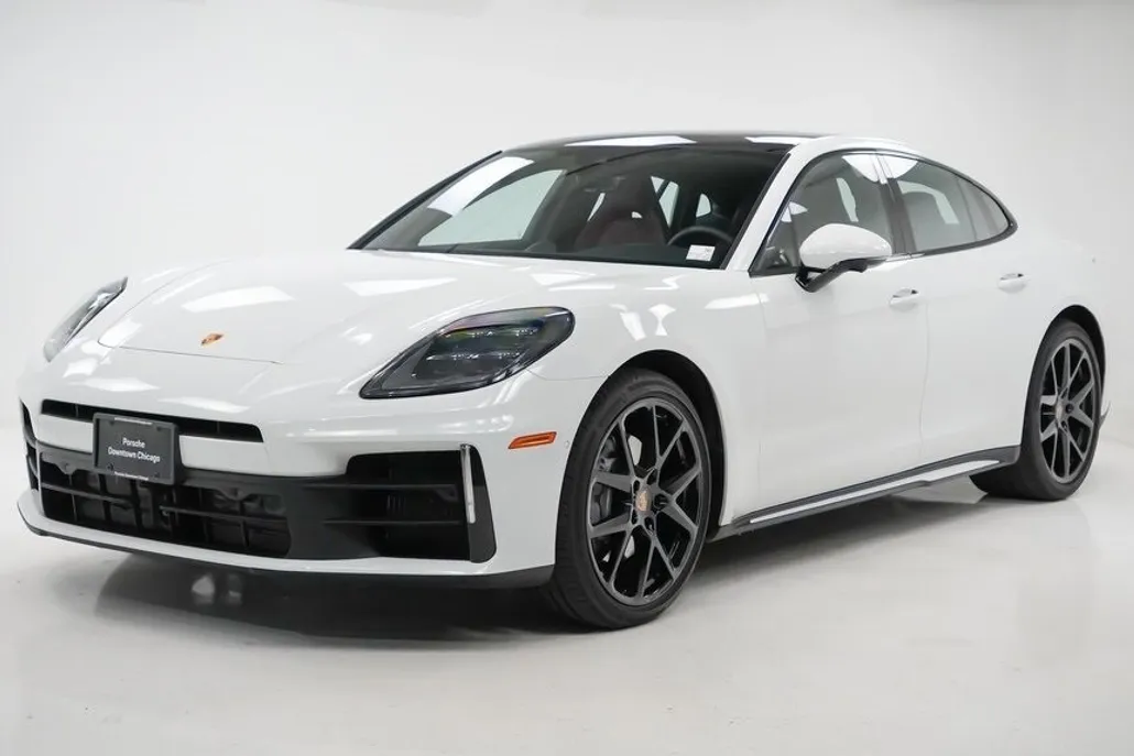 2025 Porsche Panamera 4 photo 1