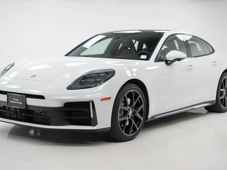 2025 Porsche Panamera 4 photo 1