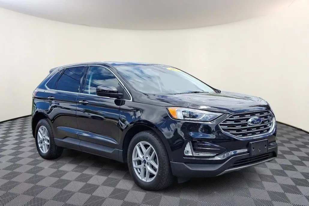 2022 Ford Edge SEL photo 1