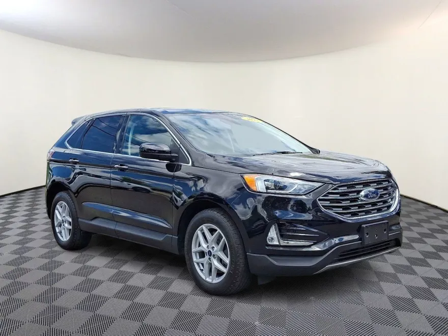 2022 Ford Edge SEL photo 1