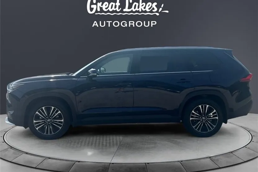 2024 Toyota Highlander Hybrid Platinum photo 1
