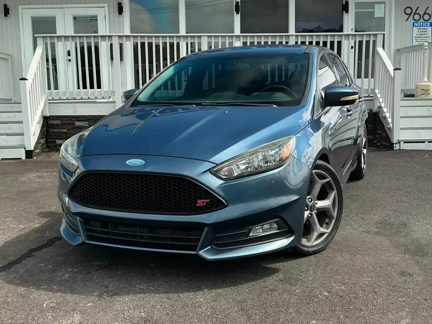 2018 Ford Focus ST photo 1