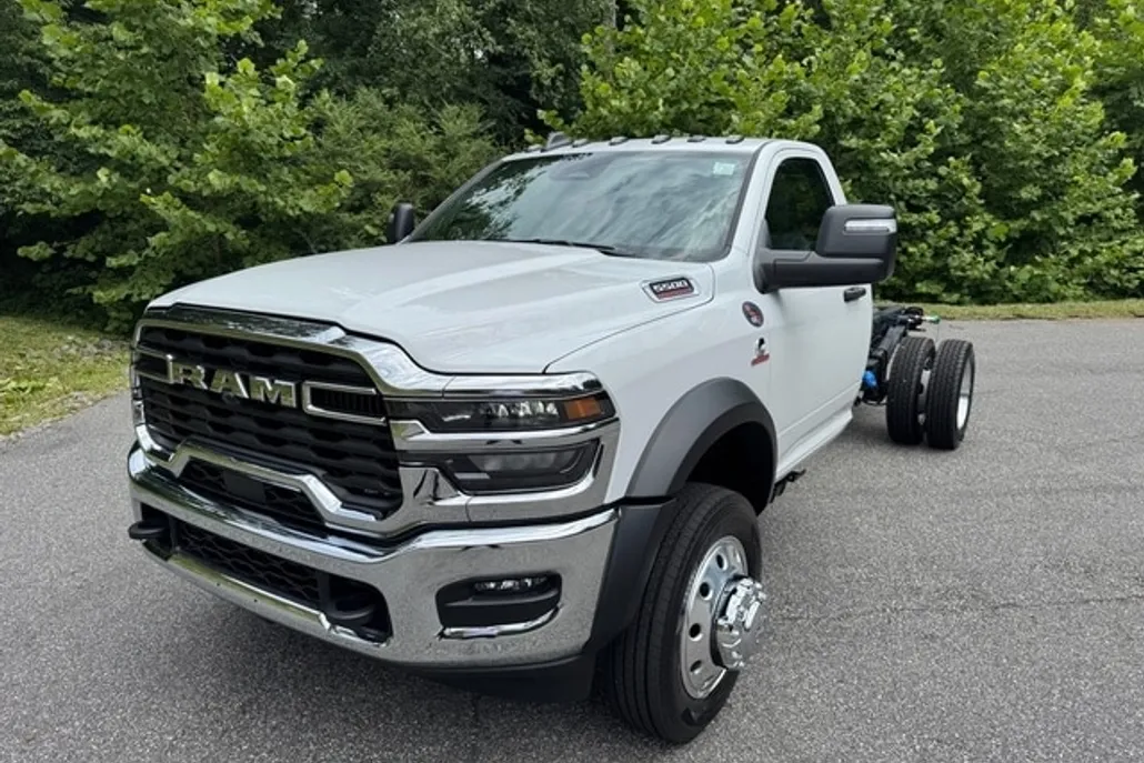 2025 Ram 5500 Tradesman photo 1