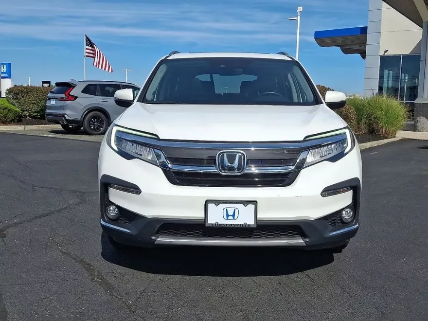2022 Honda Pilot Touring photo 1