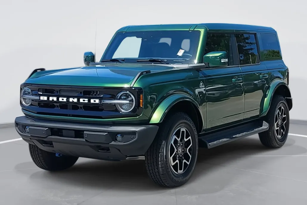 2025 Ford Bronco Outer Banks photo 1