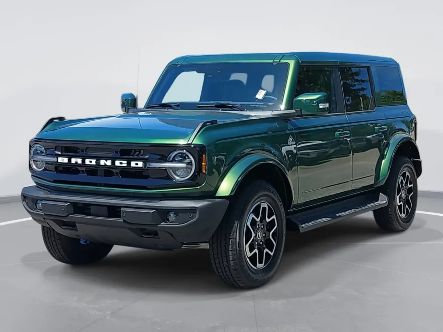 2025 Ford Bronco Outer Banks photo 1