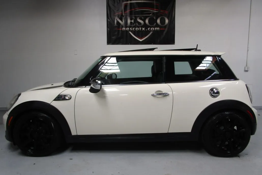 2011 Mini Cooper Hardtop S photo 1