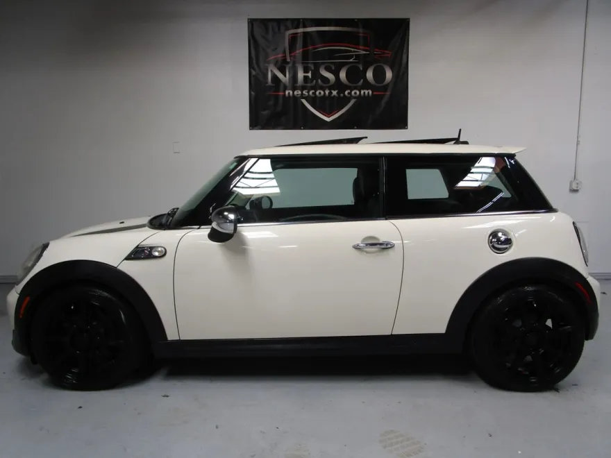 2011 Mini Cooper Hardtop S photo 1