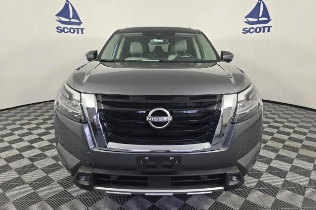 2022 Nissan Pathfinder SL photo 1