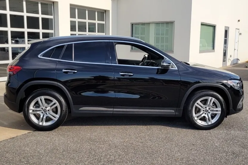 2021 Mercedes Benz GLA 250 photo 1