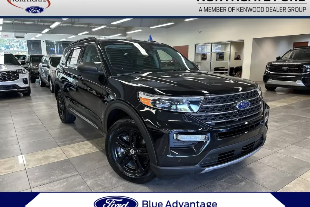 2022 Ford Explorer XLT photo 1