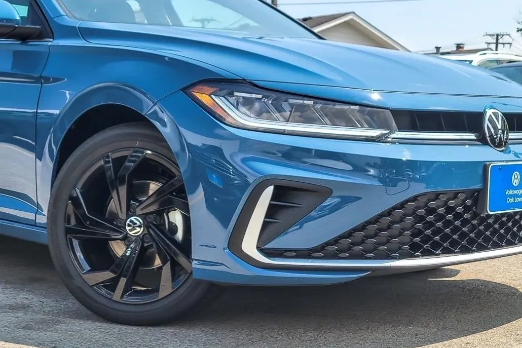 2025 Volkswagen Jetta 1.5T SE photo 1