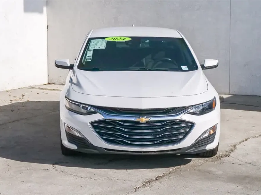 2024 Chevrolet Malibu 1LT photo 1