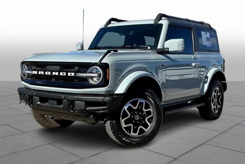 2022 Ford Bronco Outer Banks photo 1