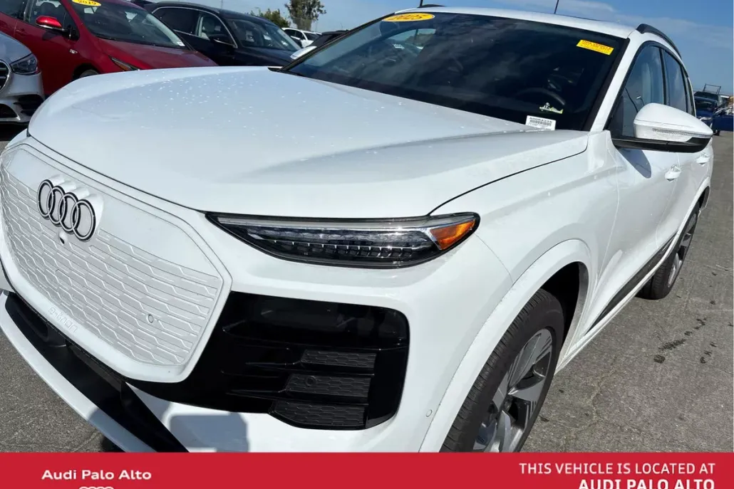 2025 Audi Q6 E-tron Premium Plus photo 1