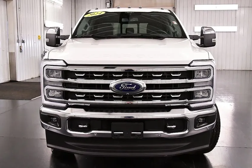 2024 Ford F-350 Lariat photo 1
