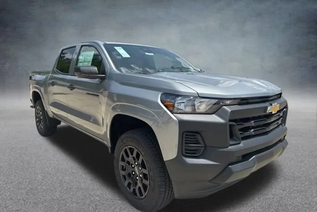 2025 Chevrolet Colorado LT photo 1