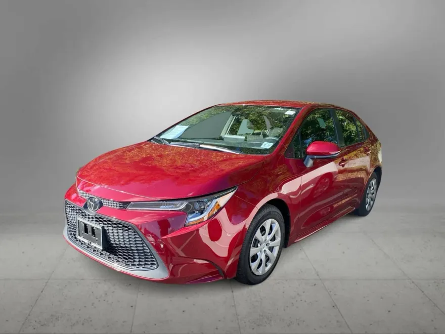 2022 Toyota Corolla LE photo 1