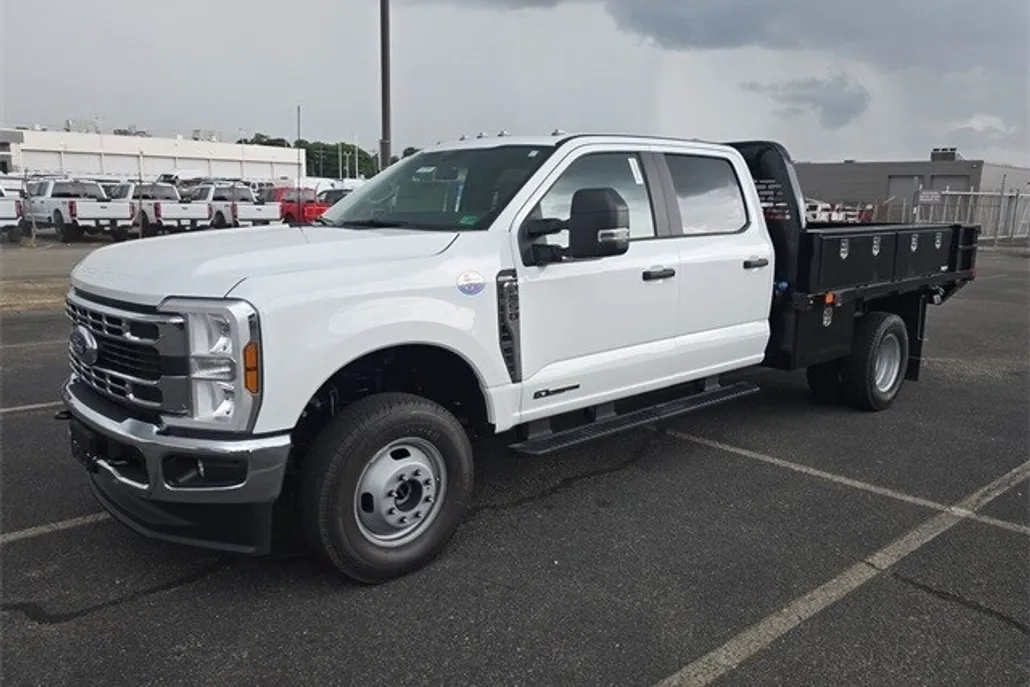 2025 Ford F-350 XL photo 1