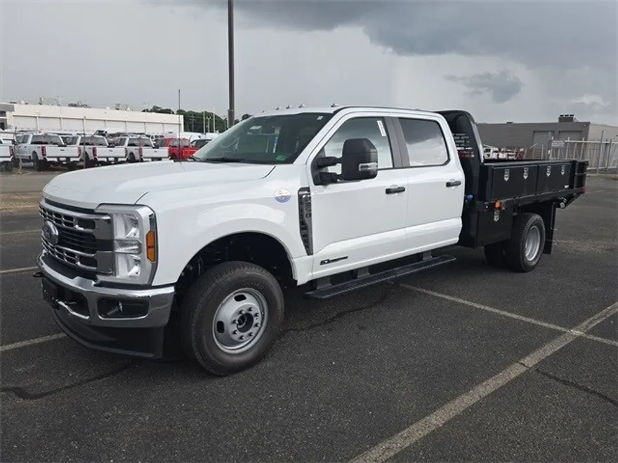 2025 Ford F-350 XL photo 1