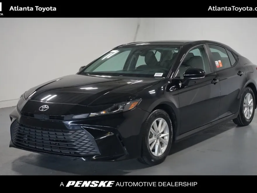2025 Toyota Camry LE photo 1